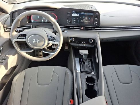 Certified 2025 Hyundai Elantra Sport image 10