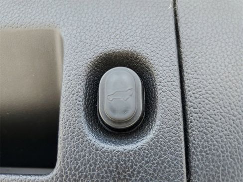 Used 2019 Chevrolet Suburban Premier w/ Premier Plus Edition image 10