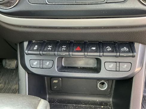 Used 2018 Chevrolet Colorado ZR2 AWD/4WD image 22