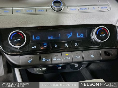 Used 2025 Hyundai Elantra Limited FWD image 19