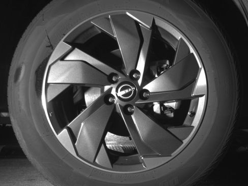 Used 2025 Nissan Rogue SV image 13