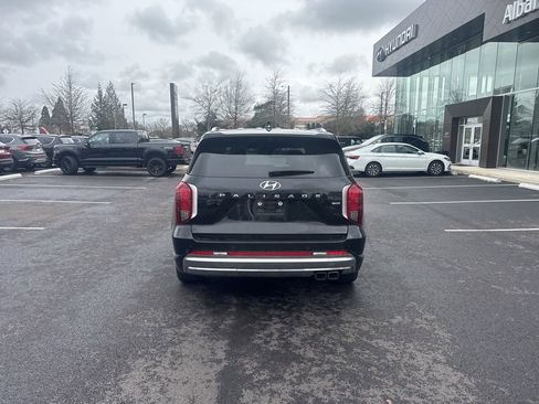 Used 2024 Hyundai Palisade Calligraphy image 5