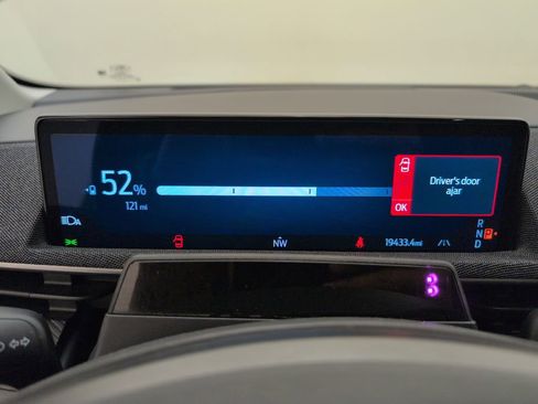 Used 2025 Ford Mustang Mach-E Premium w/ Sport Appearance Package AWD/4WD image 23