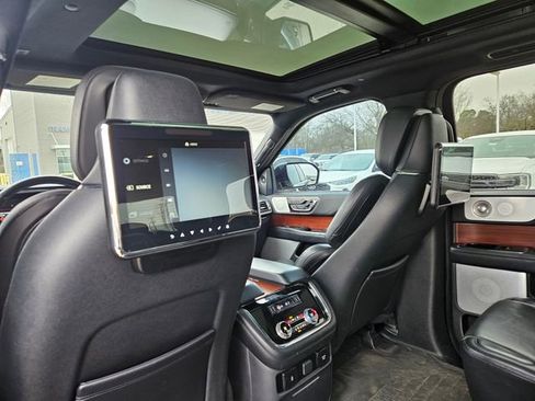 Used 2021 Lincoln Navigator Reserve w/ Luxury Package image 7