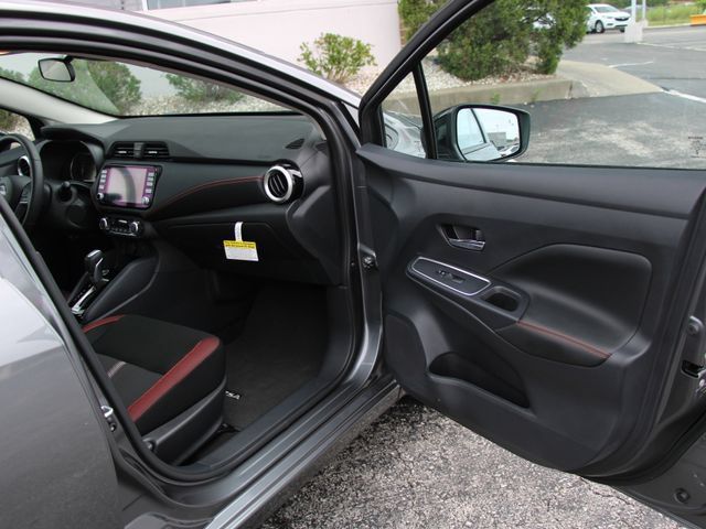 Certified 2025 Nissan Versa SR w/ Trunk Package FWD image 29