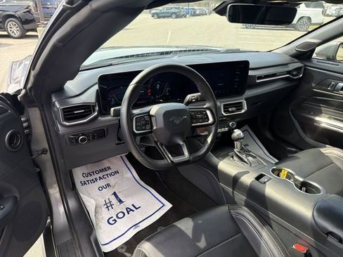 Used 2025 Ford Mustang Premium RWD image 10