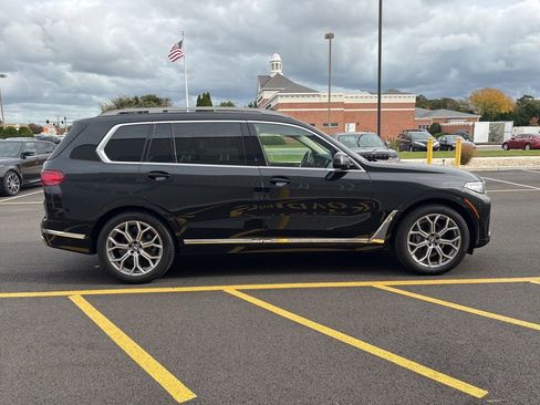 Used 2022 BMW X7 xDrive40i w/ Premium Package image 9