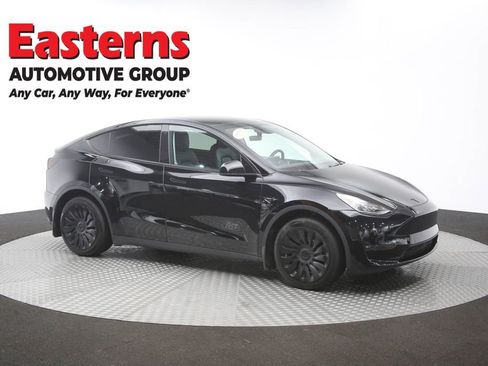 Used 2022 Tesla Model Y Long Range AWD/4WD image 42