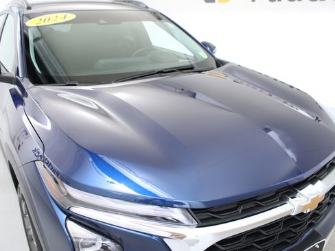 Used 2024 Chevrolet Trax LT w/ Driver Confidence Package FWD image 12