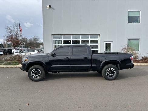 Used 2021 Toyota Tacoma TRD Sport image 2