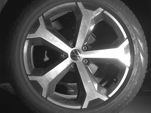 Used 2026 Volkswagen Tiguan SE AWD/4WD image 16