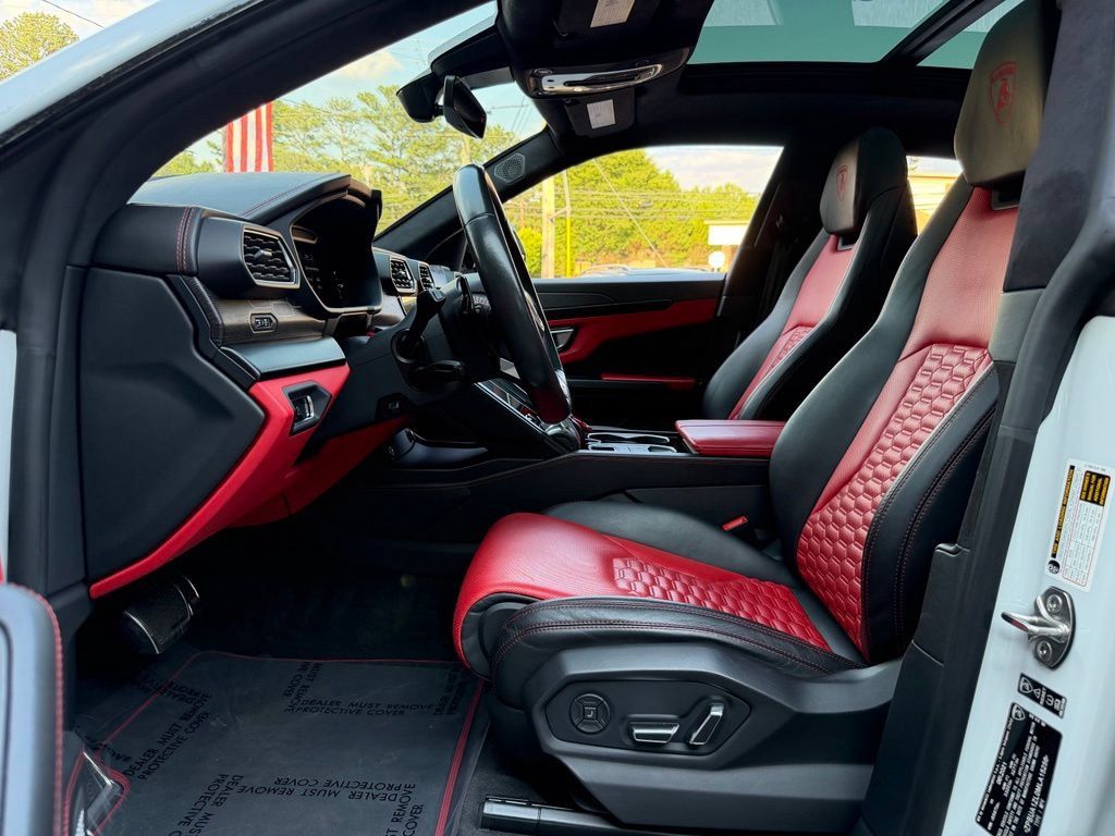 Used 2021 Lamborghini Urus AWD/4WD image 25