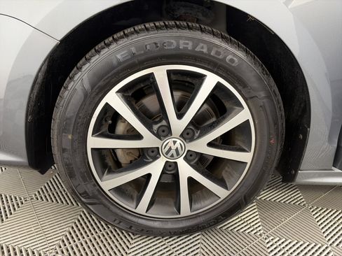 Used 2017 Volkswagen Jetta SE FWD image 13