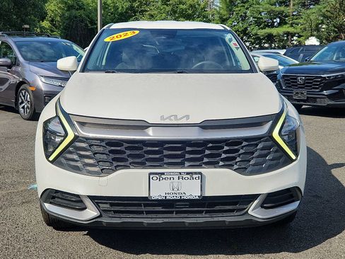Used 2023 Kia Sportage LX AWD/4WD image 2