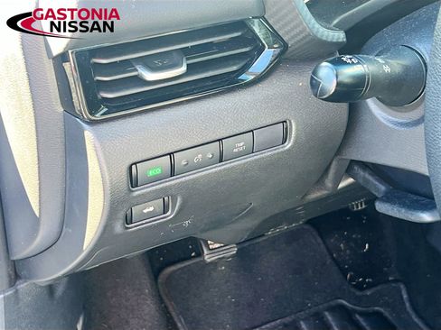 Used 2023 Nissan Sentra SV image 13