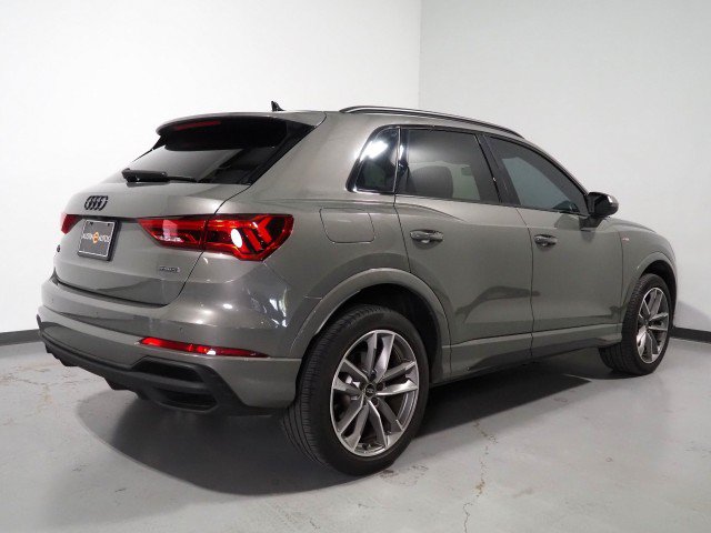 Used 2023 Audi Q3 quattro 2.0T Premium w/ Black Optic Sport Package AWD/4WD image 6