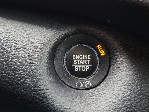 Used 2019 Jeep Cherokee Trailhawk w/ Cold Weather Group AWD/4WD image 22