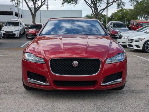 Used 2019 Jaguar XF Prestige image 2