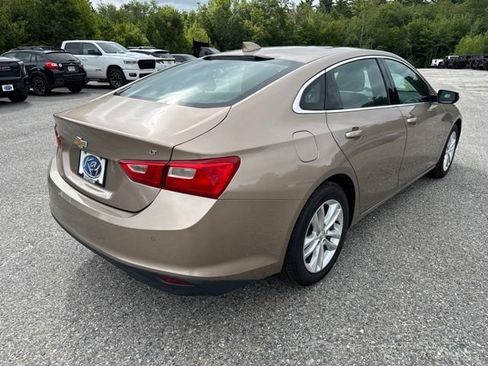 Used 2018 Chevrolet Malibu LT w/ Driver Confidence Package FWD image 6