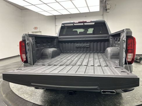Certified 2024 GMC Sierra 1500 Elevation w/ LPO, Elevation Black Package AWD/4WD image 33