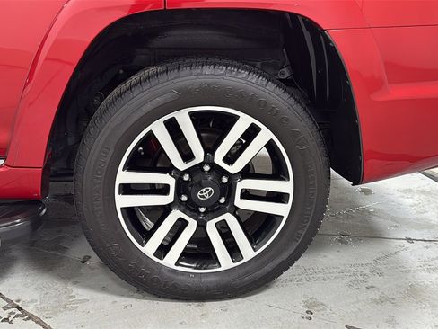 Used 2021 Toyota 4Runner Limited image 23