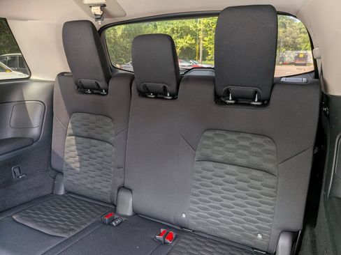 Used 2022 Nissan Pathfinder SV AWD/4WD image 30