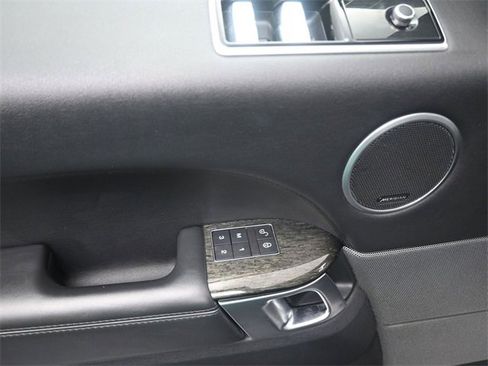 Used 2019 Land Rover Range Rover Sport HSE image 13