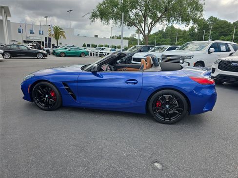 Certified 2024 BMW Z4 M40i w/ Premium Package RWD image 5