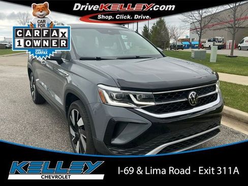 Used 2024 Volkswagen Taos SEL image 1