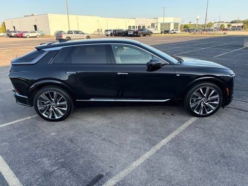 Used 2026 Cadillac Lyriq Signature Luxury w/ Nappa Leather Package AWD/4WD image 7