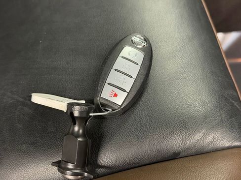 Used 2018 Nissan Titan Platinum Reserve w/ Platinum Utility Package image 48