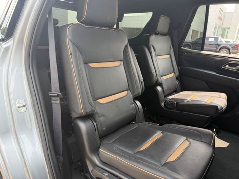 Used 2024 GMC Yukon AT4 w/ Technology Package AWD/4WD image 19