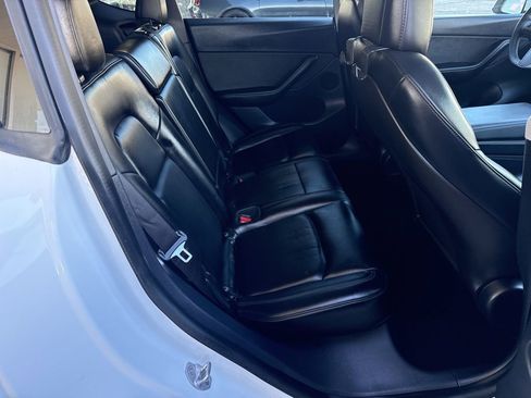 Used 2020 Tesla Model Y Long Range image 25