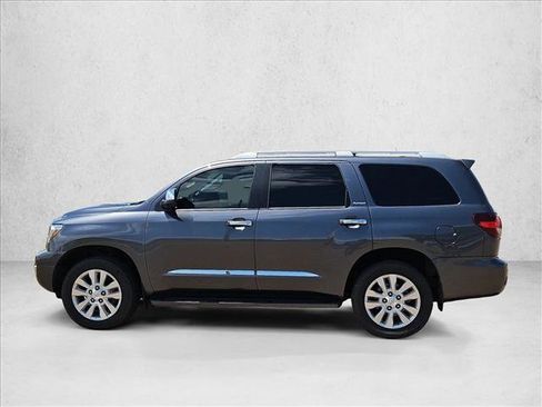 Used 2020 Toyota Sequoia Platinum AWD/4WD image 9