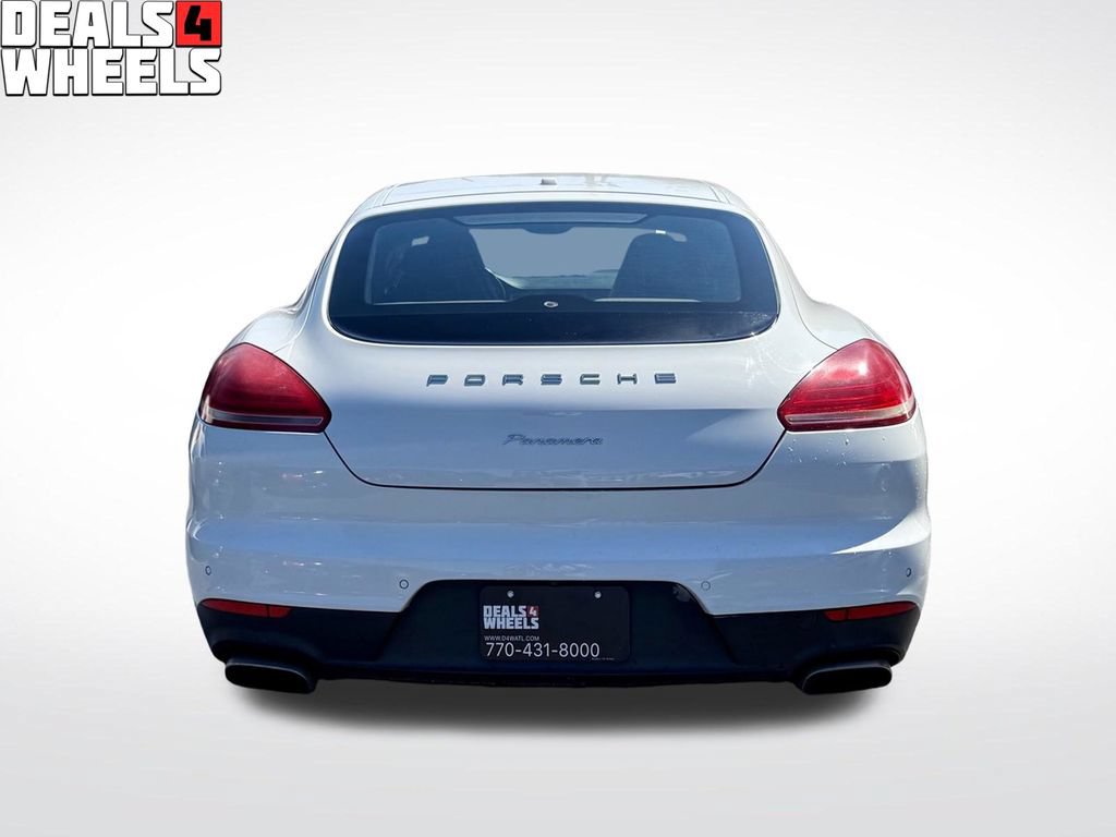 Used 2016 Porsche Panamera RWD image 10