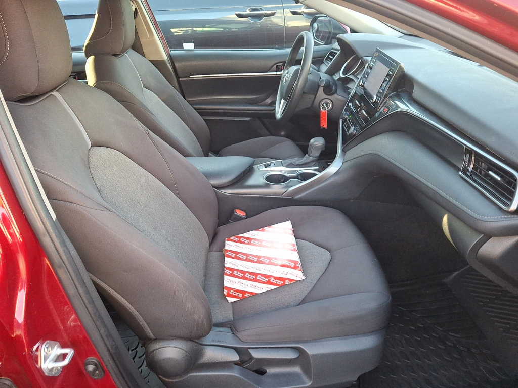 Used 2021 Toyota Camry LE AWD/4WD image 13