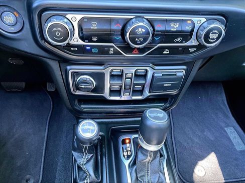 Used 2023 Jeep Wrangler Unlimited Sahara AWD/4WD image 27