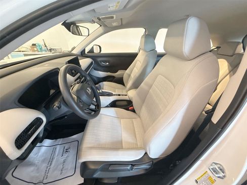 Used 2025 Honda HR-V LX image 13