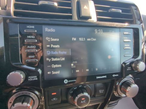 Used 2021 Toyota 4Runner TRD Off-Road Premium w/ Moonroof Package AWD/4WD image 17