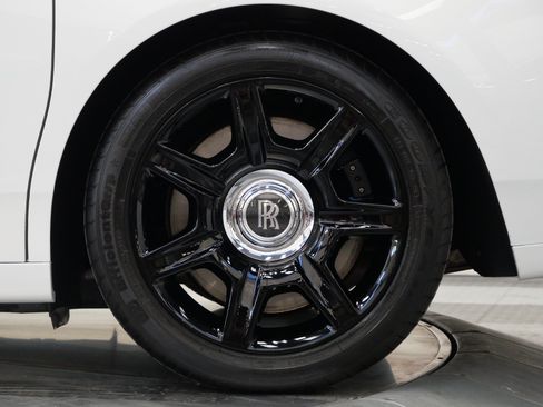 Used 2013 Rolls-Royce Ghost RWD image 11