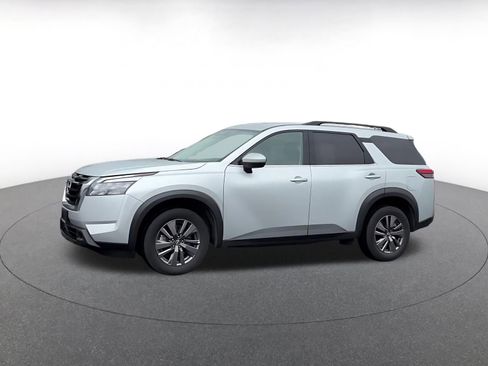 Used 2025 Nissan Pathfinder SV AWD/4WD image 8