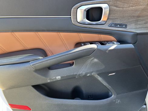 Used 2023 Kia Sorento SX Prestige image 14