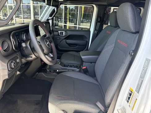 Used 2024 Jeep Wrangler Unlimited Rubicon w/ Technology Group AWD/4WD image 15