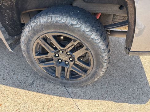 Used 2022 Chevrolet Silverado 1500 LT Trail Boss w/ Safety Package AWD/4WD image 11