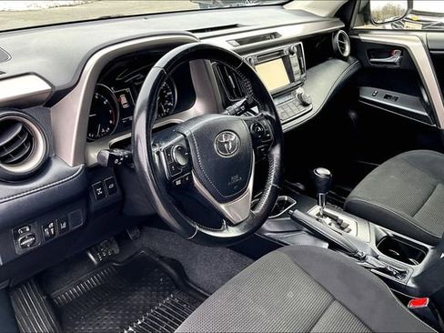 Used 2018 Toyota RAV4 XLE image 11