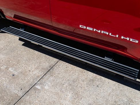 Used 2023 GMC Sierra 3500 Denali w/ Technology Package AWD/4WD image 12