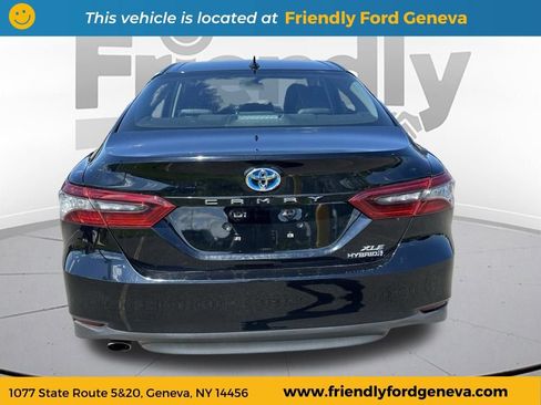 Used 2022 Toyota Camry XLE w/ Navigation Upgrade Package FWD image 5