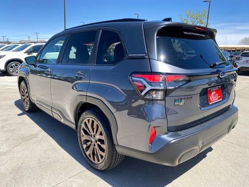 Used 2025 Subaru Forester Sport w/ Popular Package #1 AWD/4WD image 3