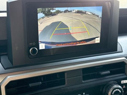 Used 2025 Toyota Tacoma SR5 AWD/4WD image 23