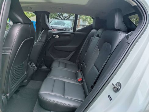 Certified 2023 Volvo XC40 B5 Ultimate w/ Climate Package AWD/4WD image 14